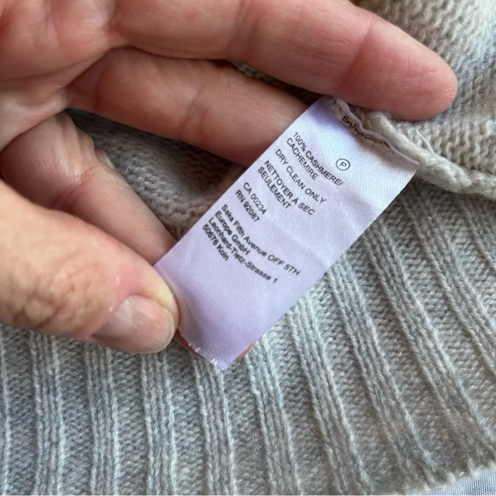 Saks Fifth Avenue 100% Cashmere Sweater Womens Large Gray Neural Quiet Luxury - Picture 10 of 16